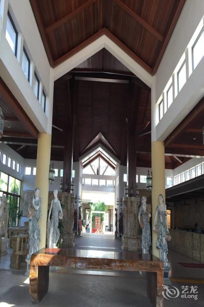 Xinglong Old Banyan Hotel - Wanning Exterior photo