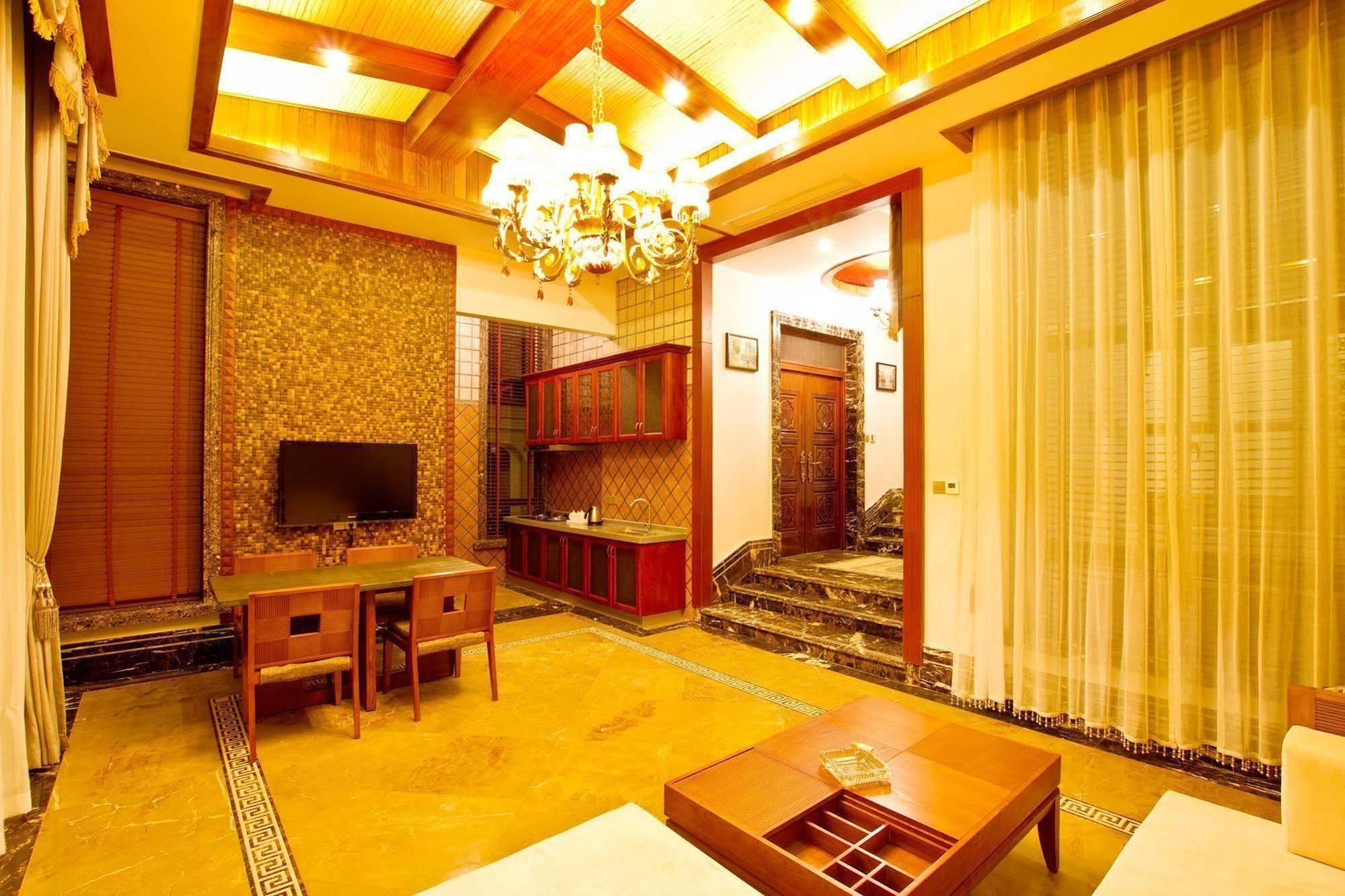 Xinglong Old Banyan Hotel - Wanning Exterior photo